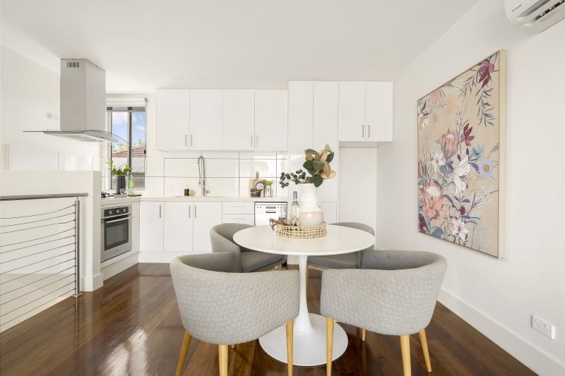 2/13 Erskine Avenue, Reservoir