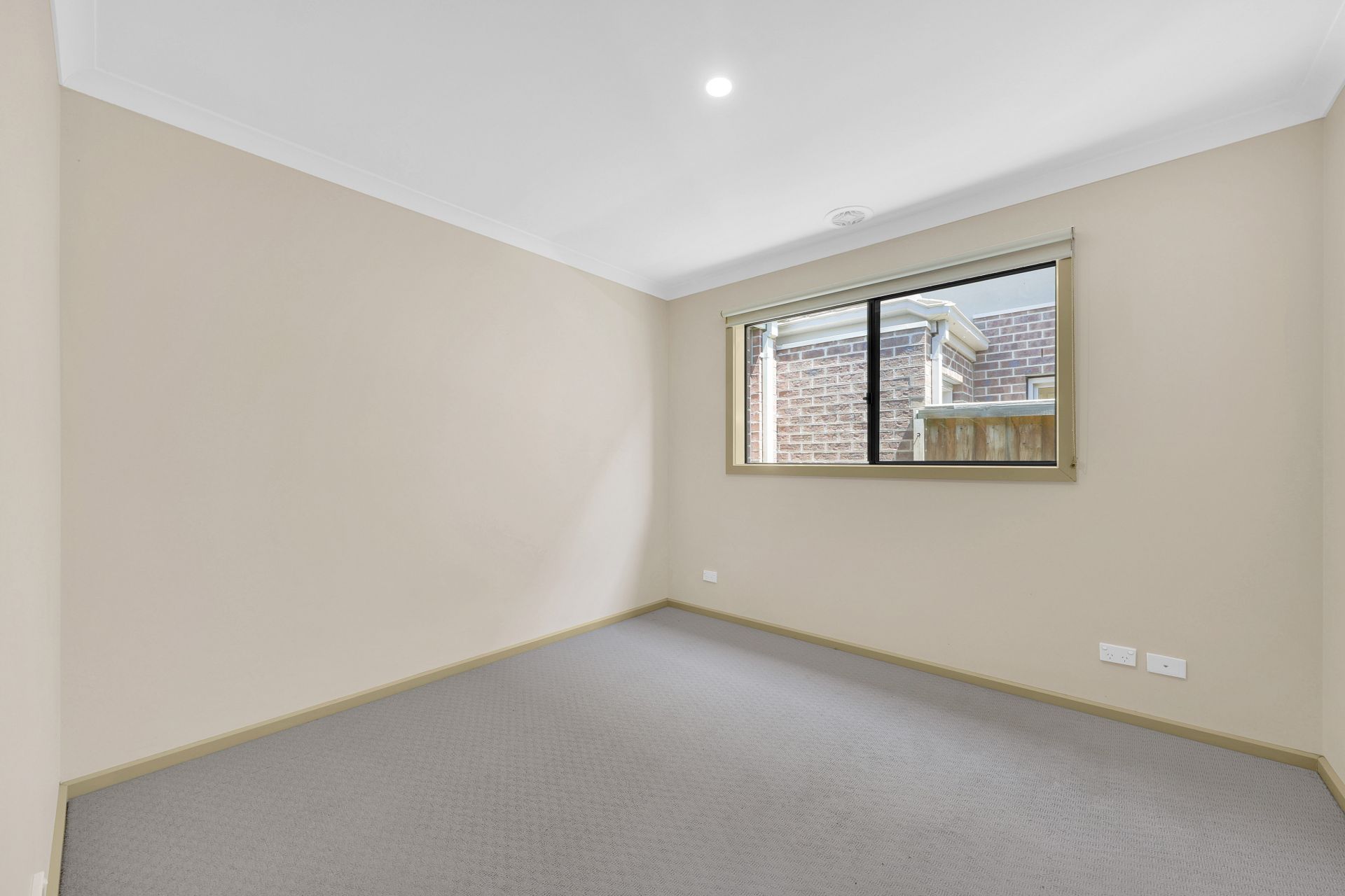 Lovely and Modern 4 Bedroom Home!
