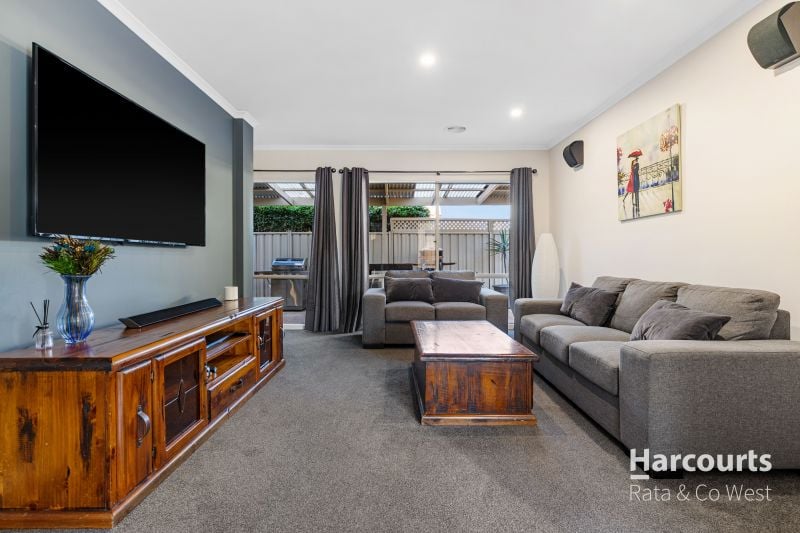 34 Blakeville Drive, Caroline Springs