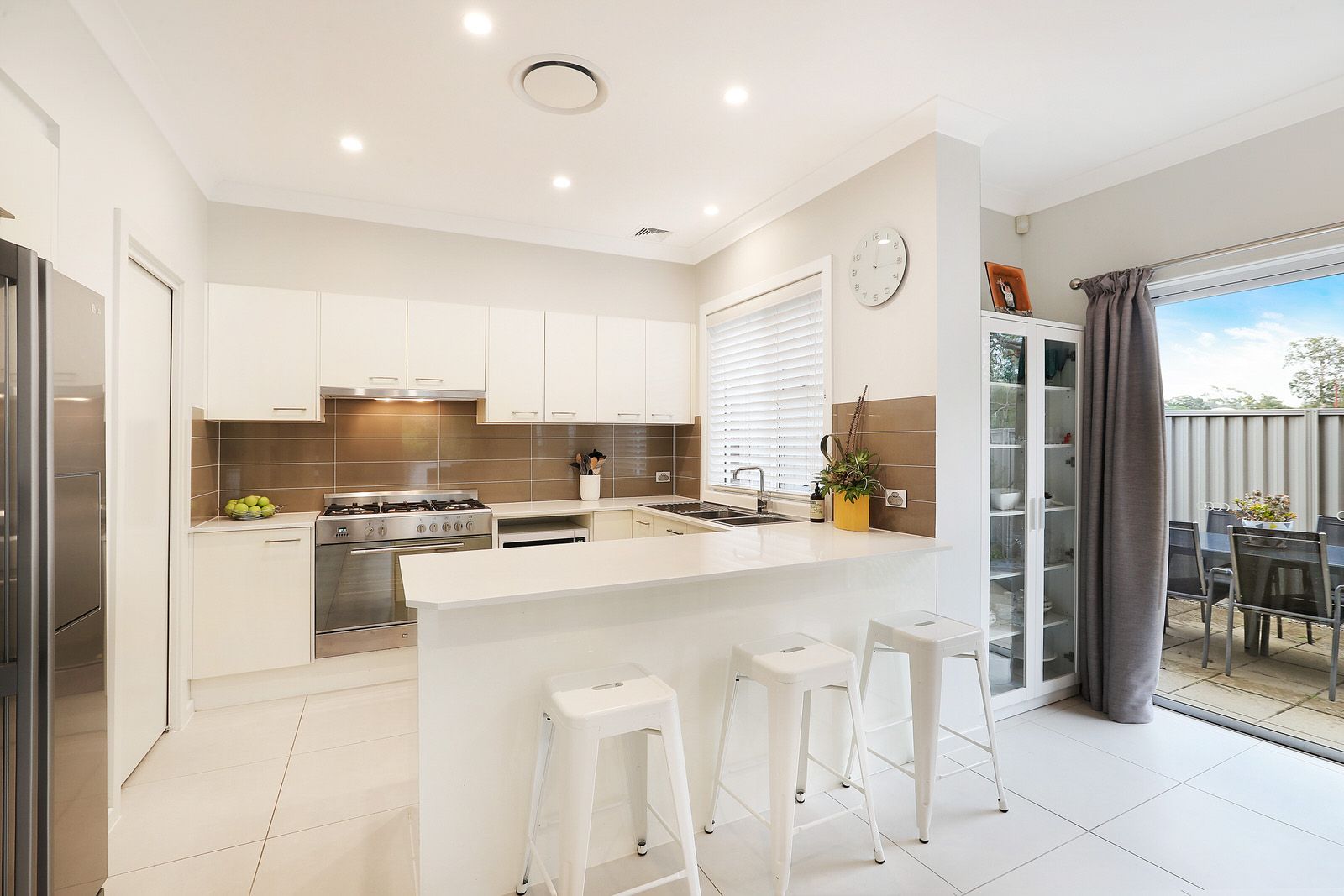 24 Caringbah Road WOOLOOWARE 2230
