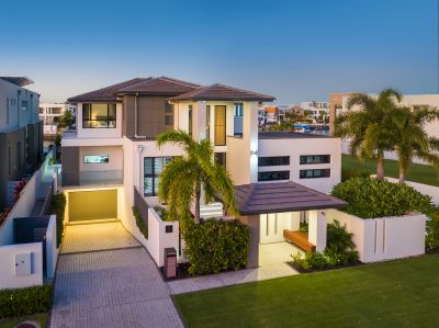 A North Facing Triumph of Waterfront Contemporary Elegance