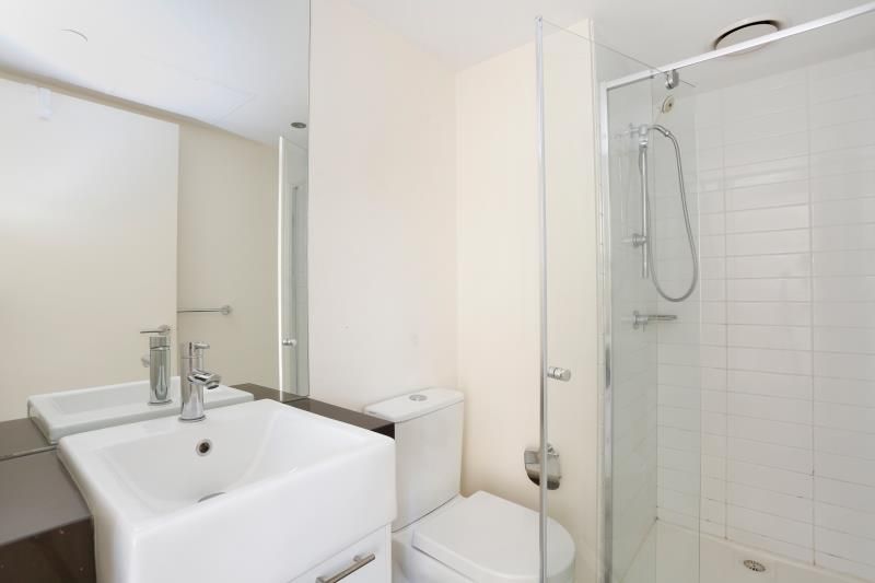 2106/8 Exploration Lane, Melbourne