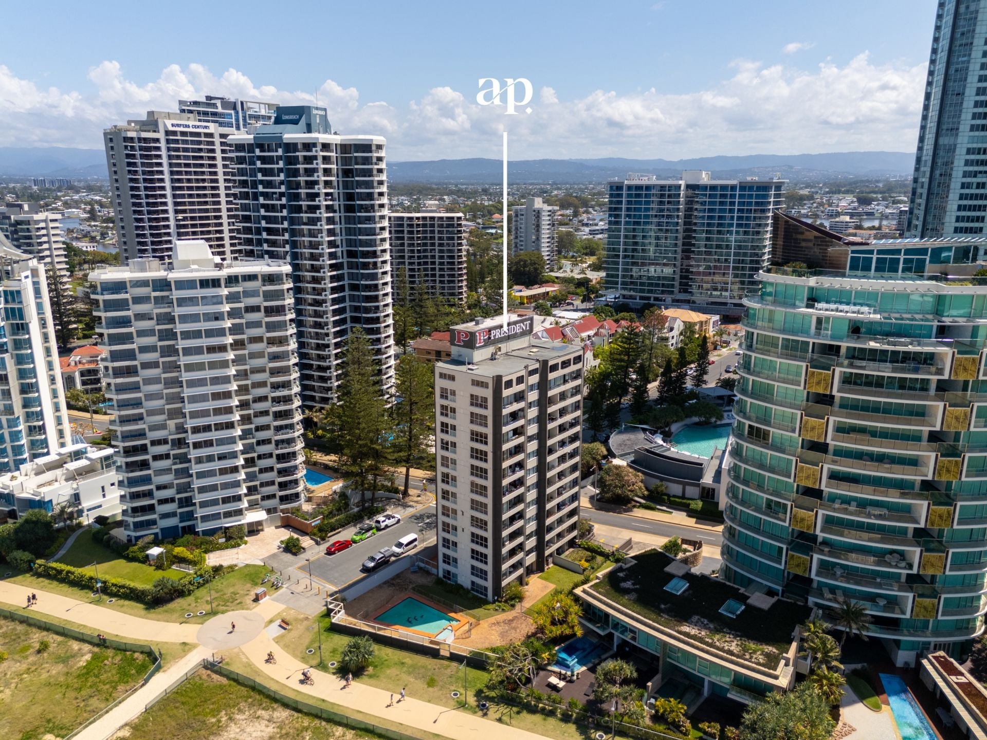 27/29 Northcliffe Terrace, Surfers Paradise - Thumbnail 2