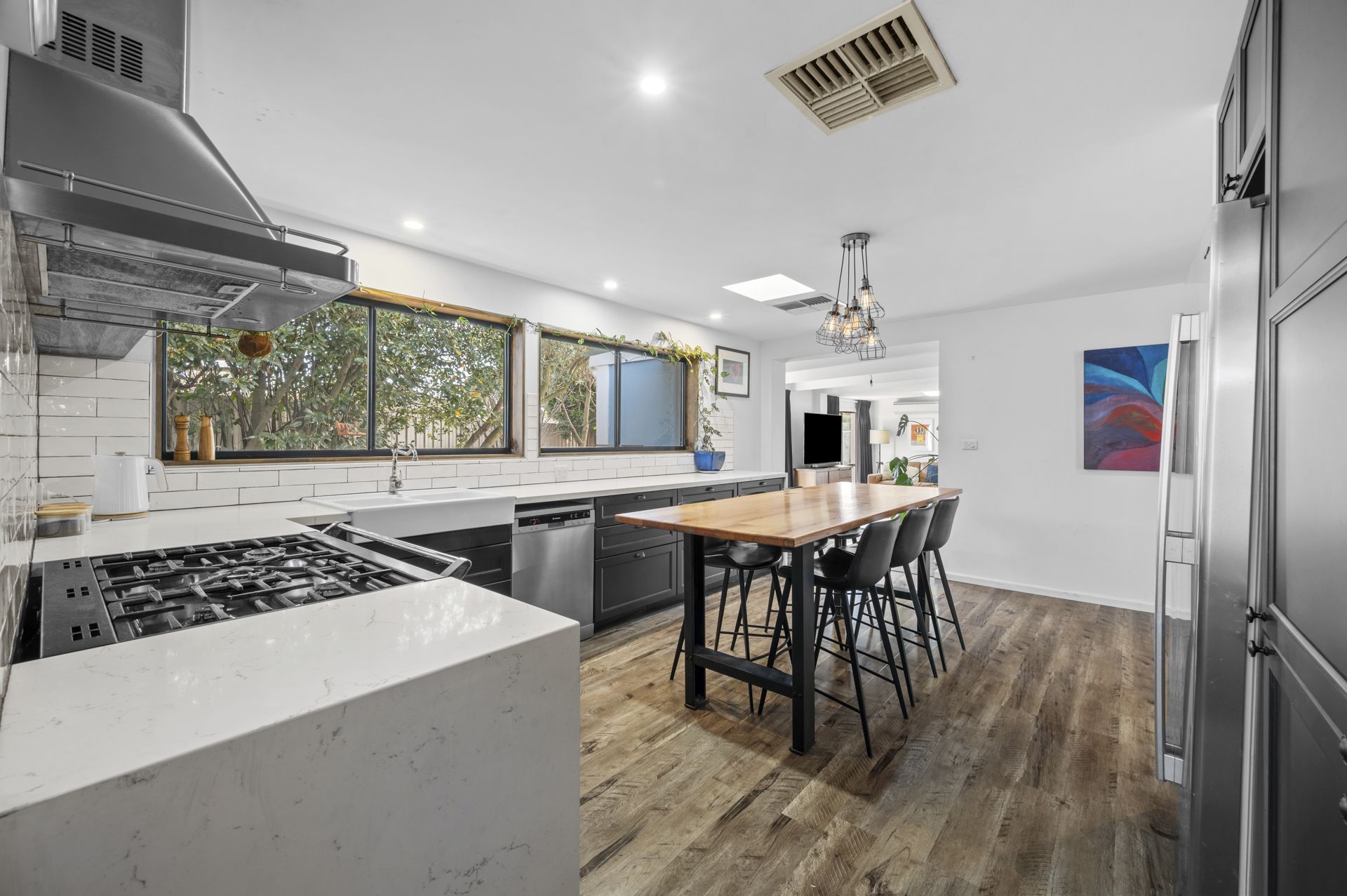 MODERN APPEAL - 5 BEDROOMS,  2 BATHROOMS