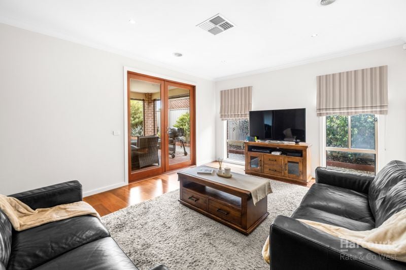 113 Oakview Parade, Caroline Springs