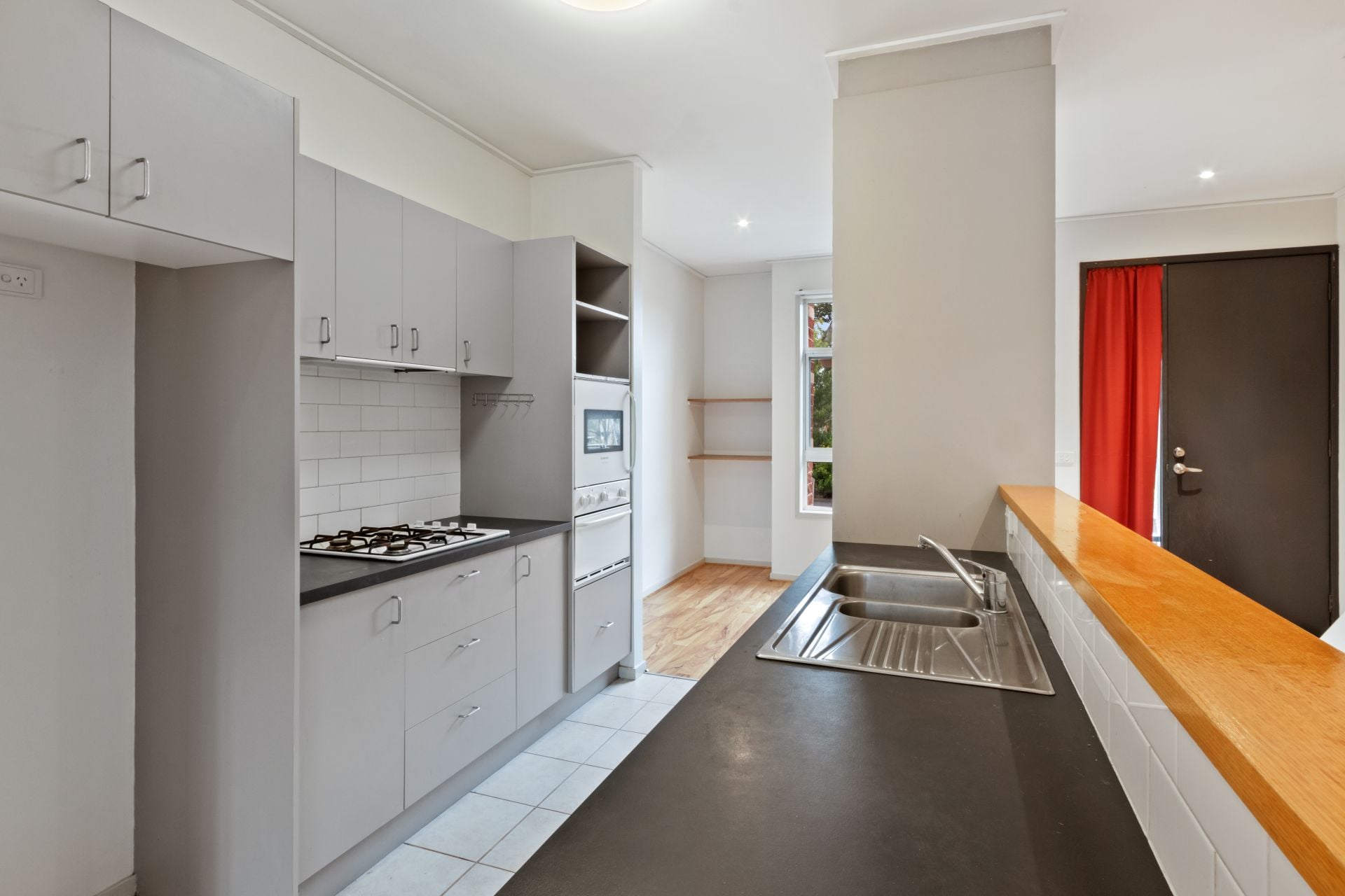 Simplicity, Comfort & Convenience in a Prime Location