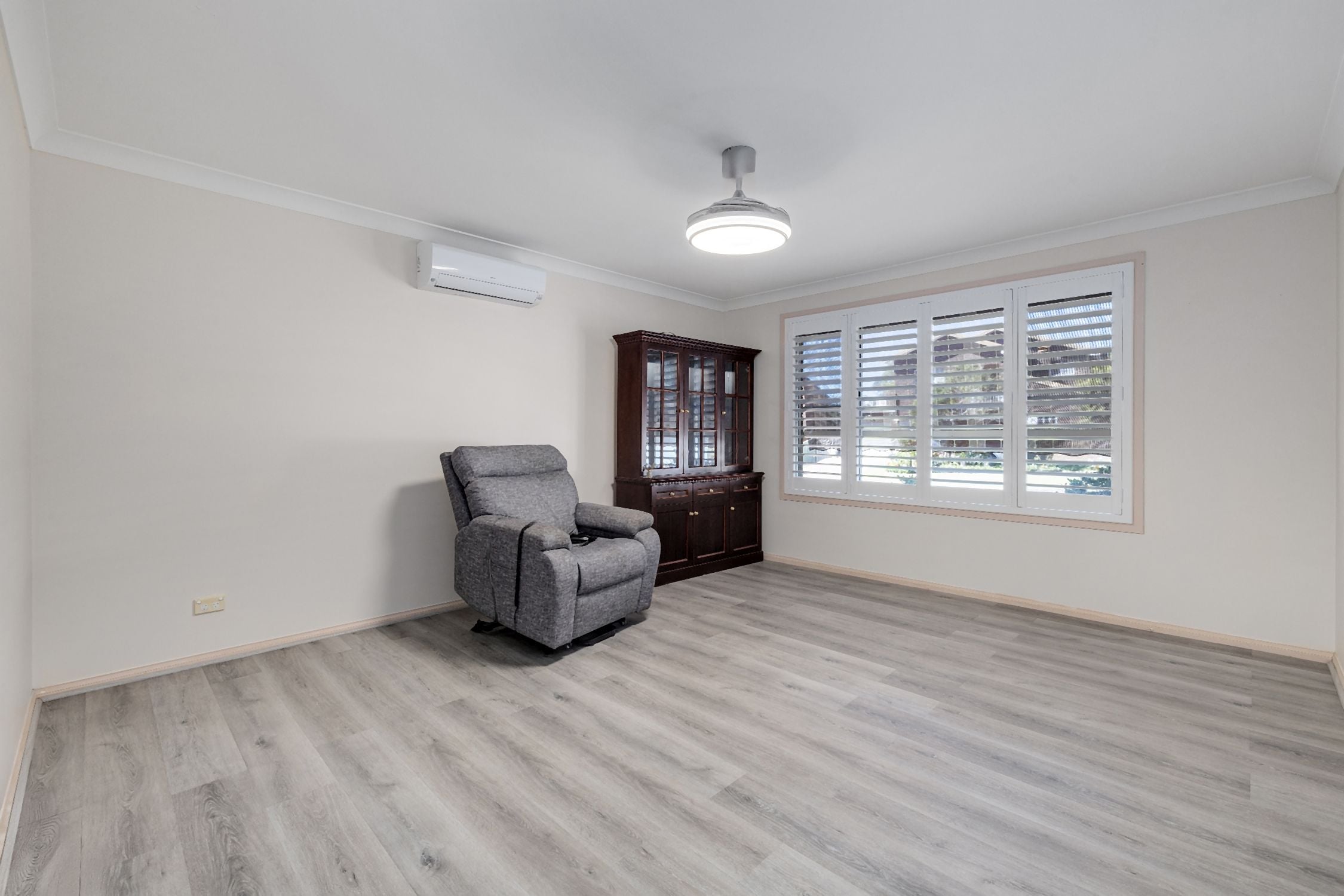 2/30 Blackbutt Crescent, LAURIETON NSW 2443