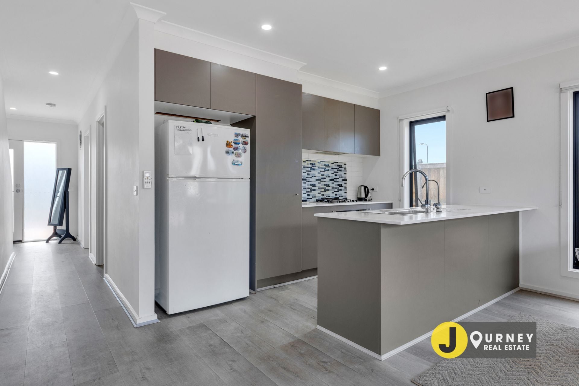 11 Spartan Avenue, Clyde North VIC, Clyde North - Thumbnail 8
