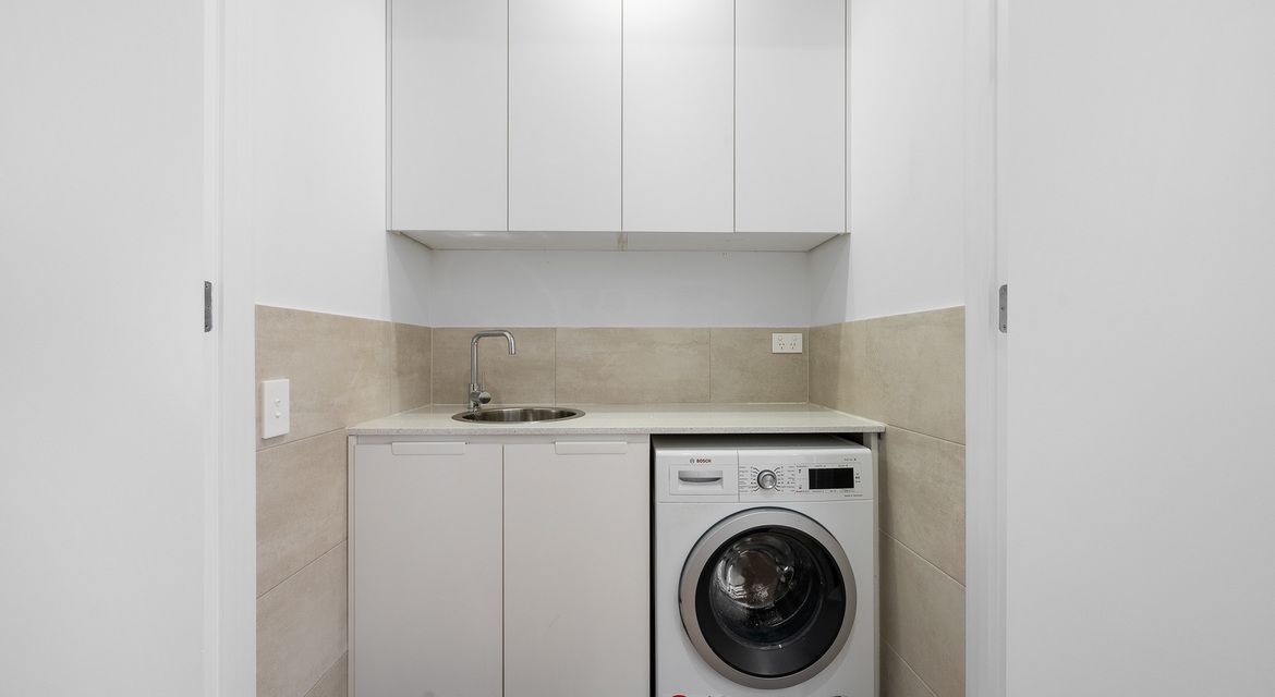 Denham Court 3 Indigo Crescent