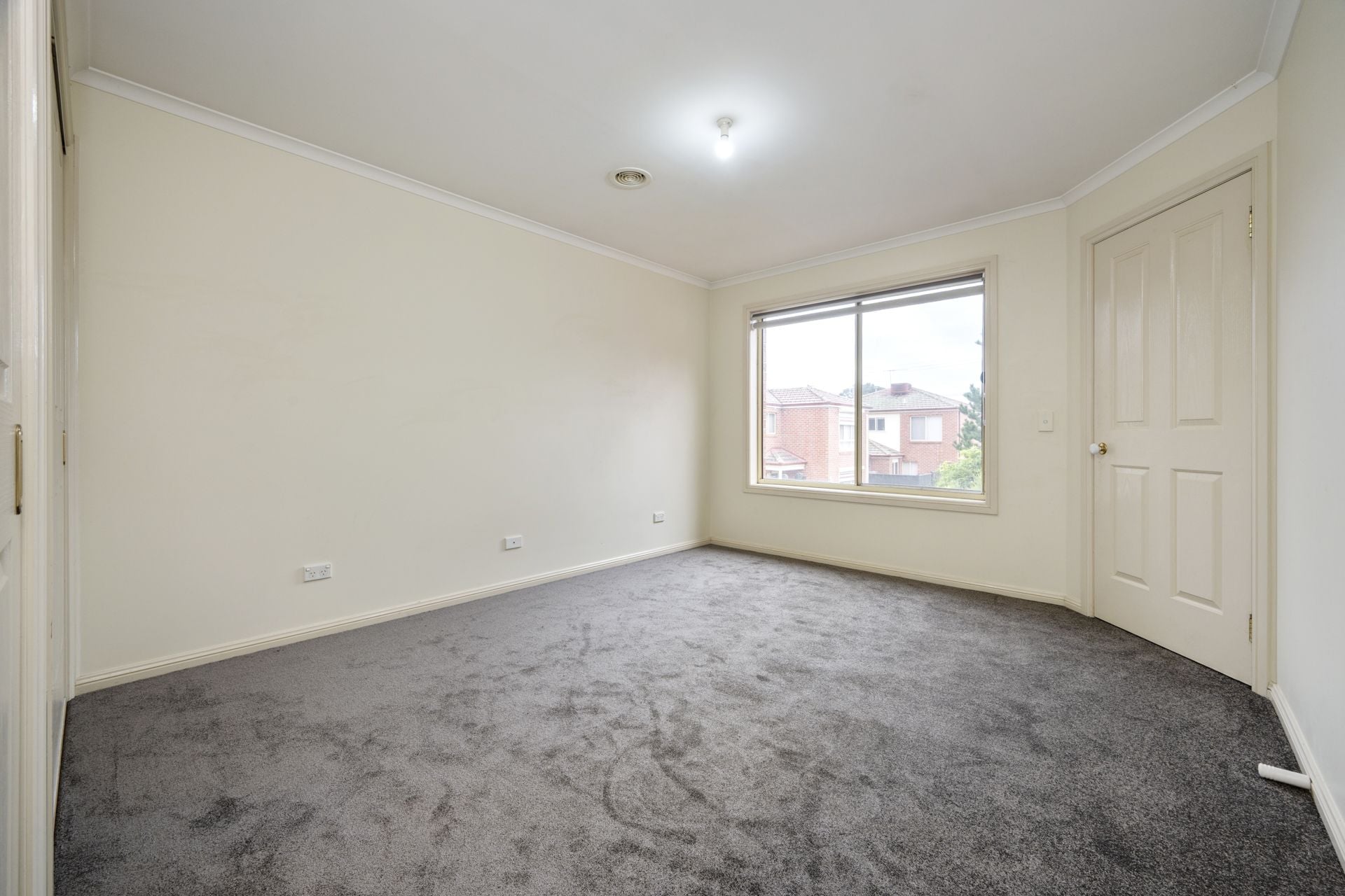 WALKING DISTANCE TO EVERYTHING!