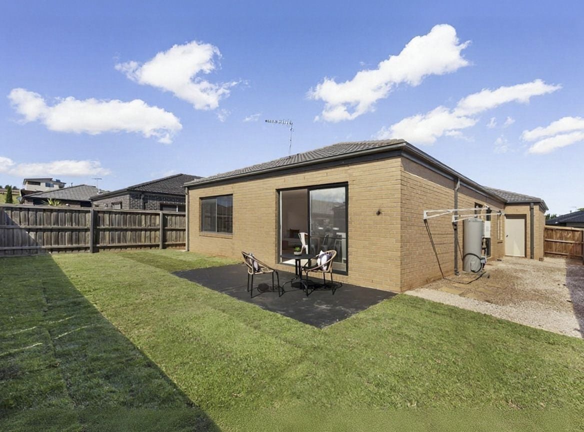 MODERN FAMILY HOME