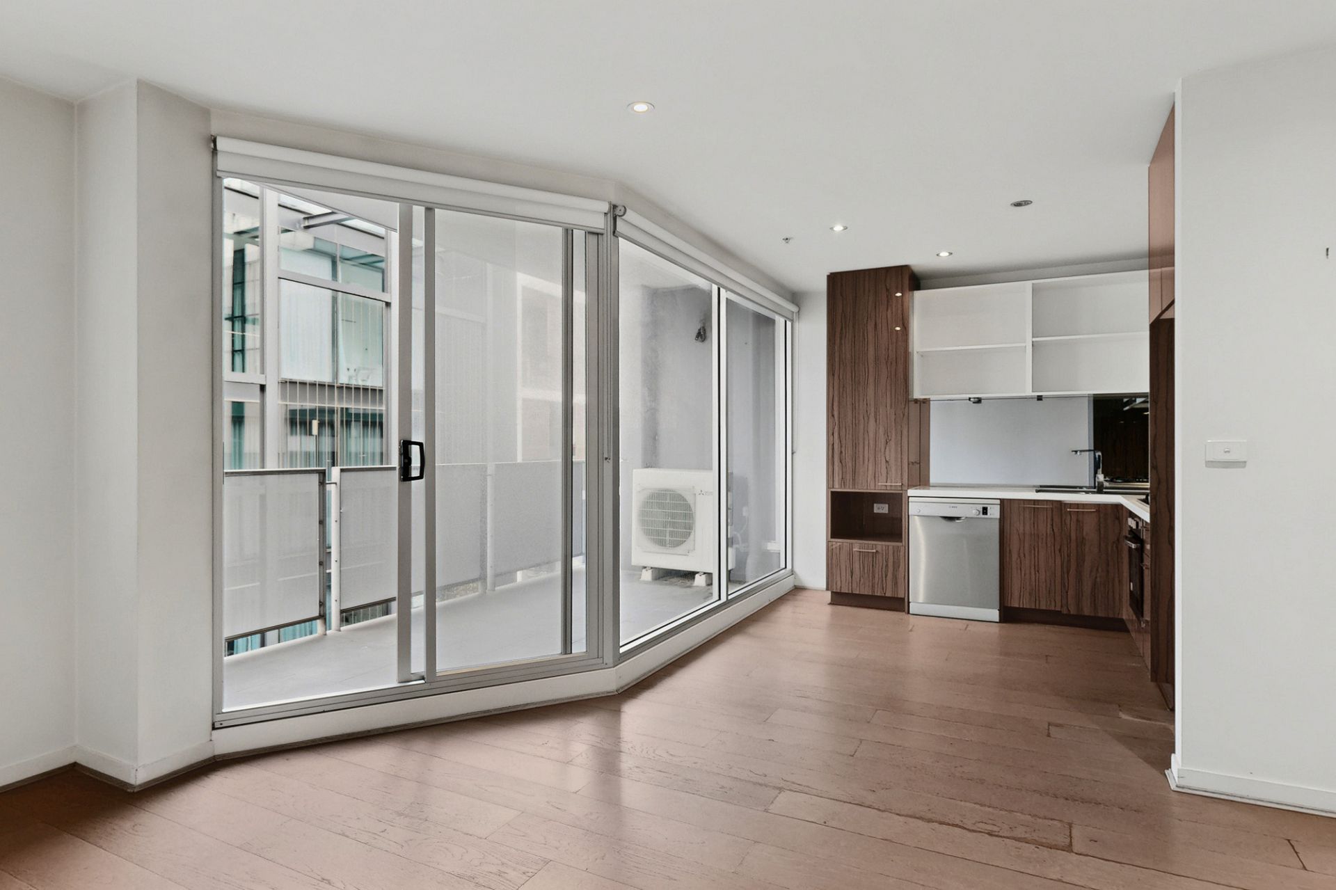 508/20 Garden Street, South Yarra - Thumbnail 4