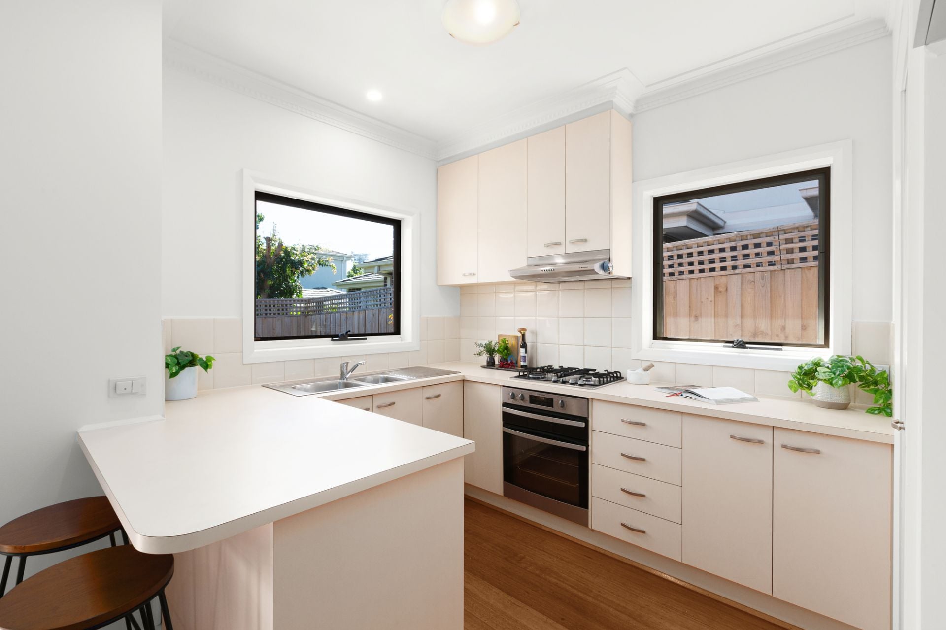 10 Royal Lane, Surrey Hills, Surrey Hills - Thumbnail 4