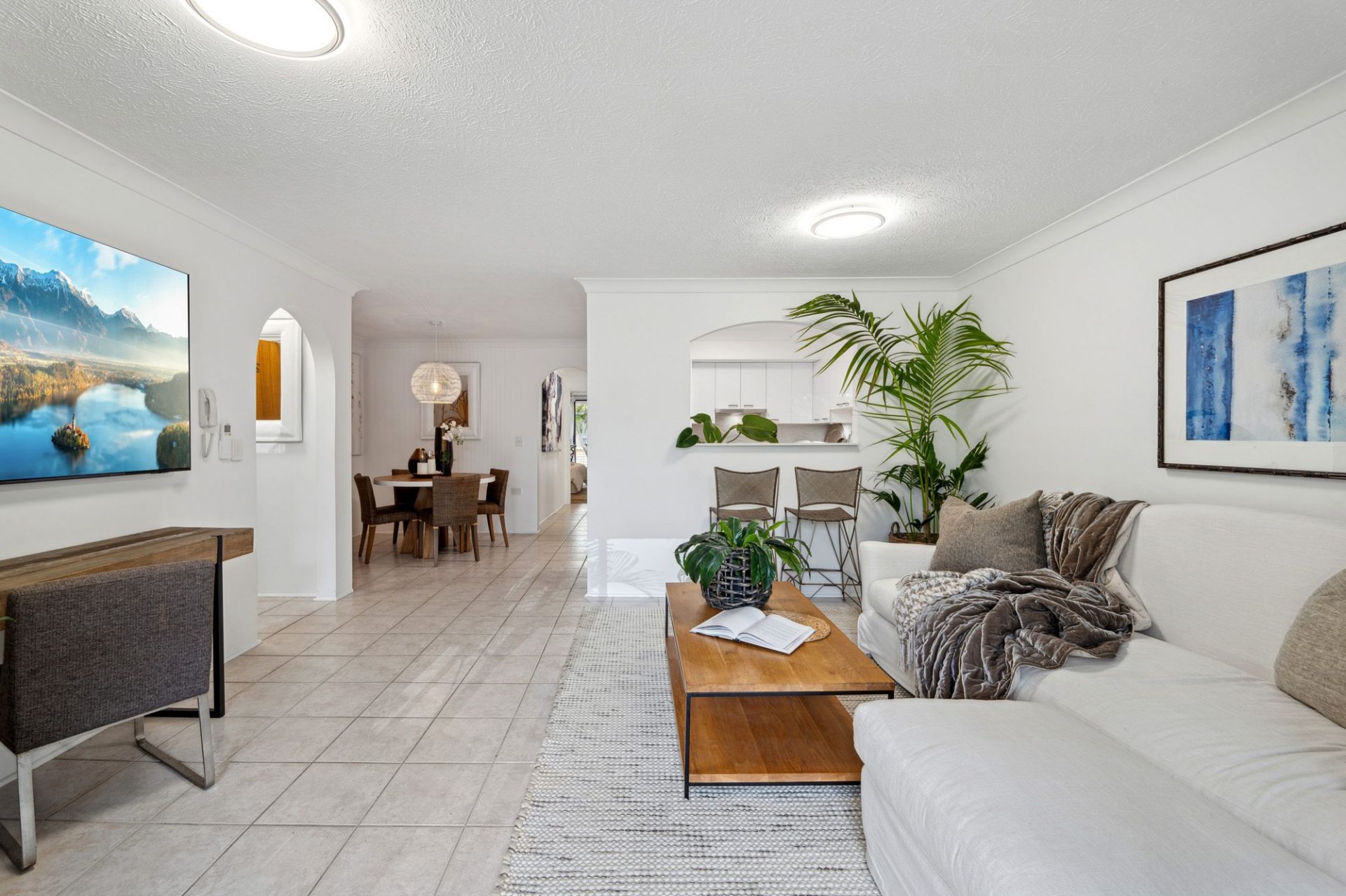 2/18 First Avenue, Broadbeach - Thumbnail 5