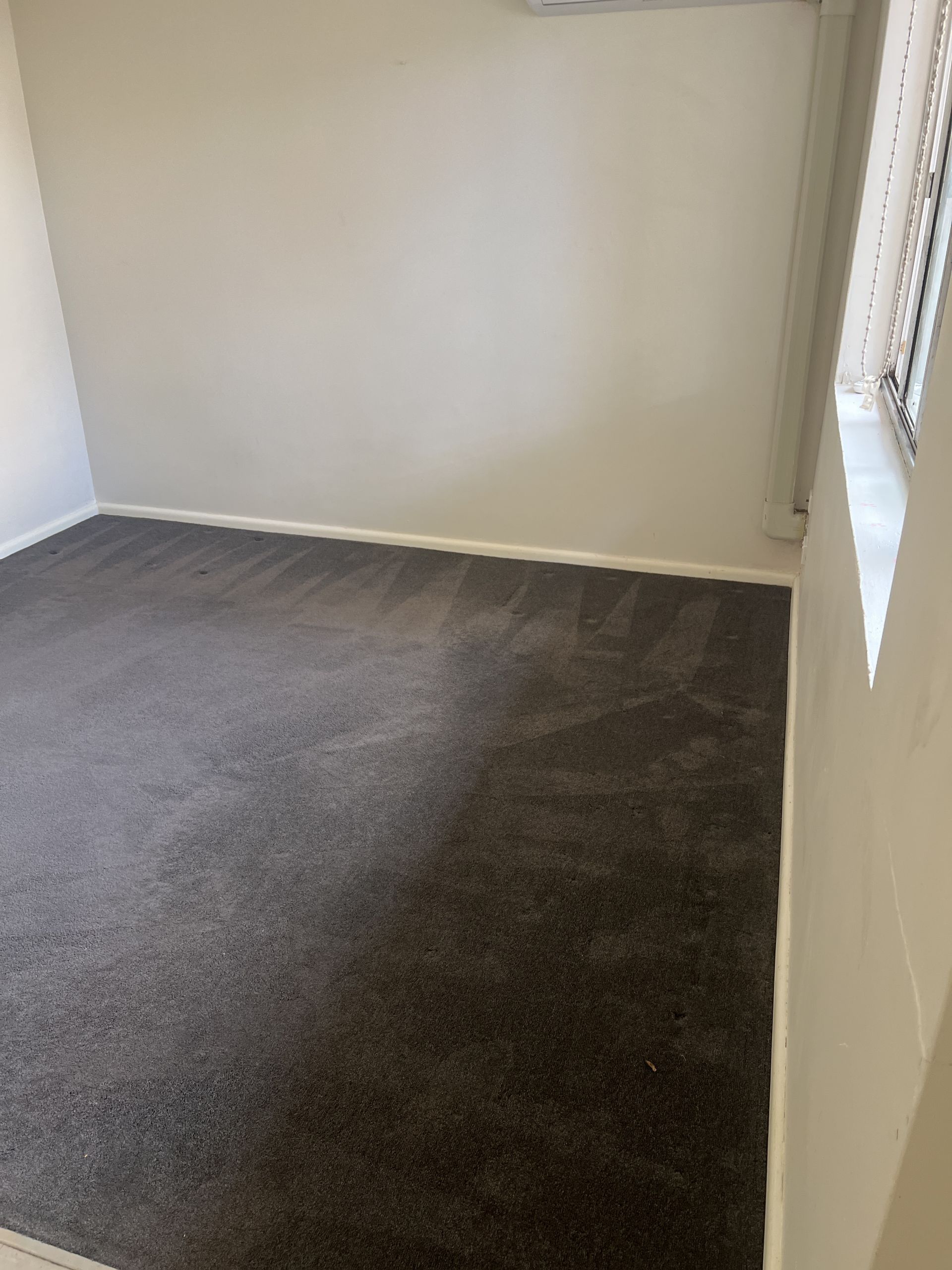 Spacious One Bedroom Ground Floor Apartment in Collingwood!