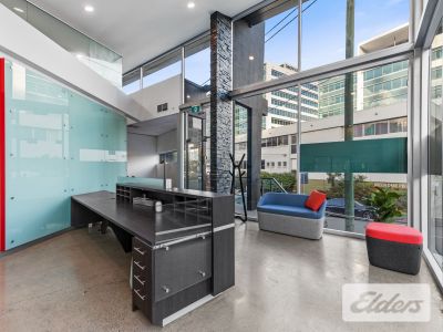 RARE INNER CITY WHOLE BUILDING OFFICE/SHOWROOM!