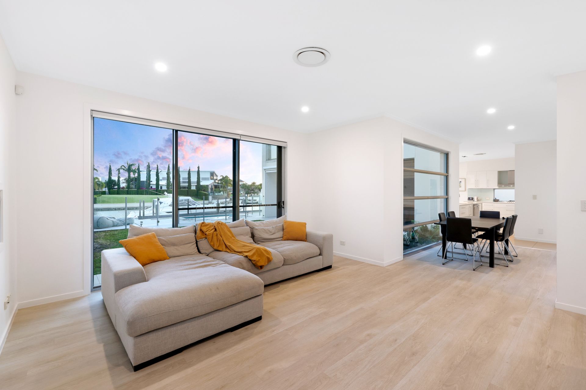 3 Royal Albert Crescent, Sovereign Islands QLD 4216, Sovereign Islands - Thumbnail 6