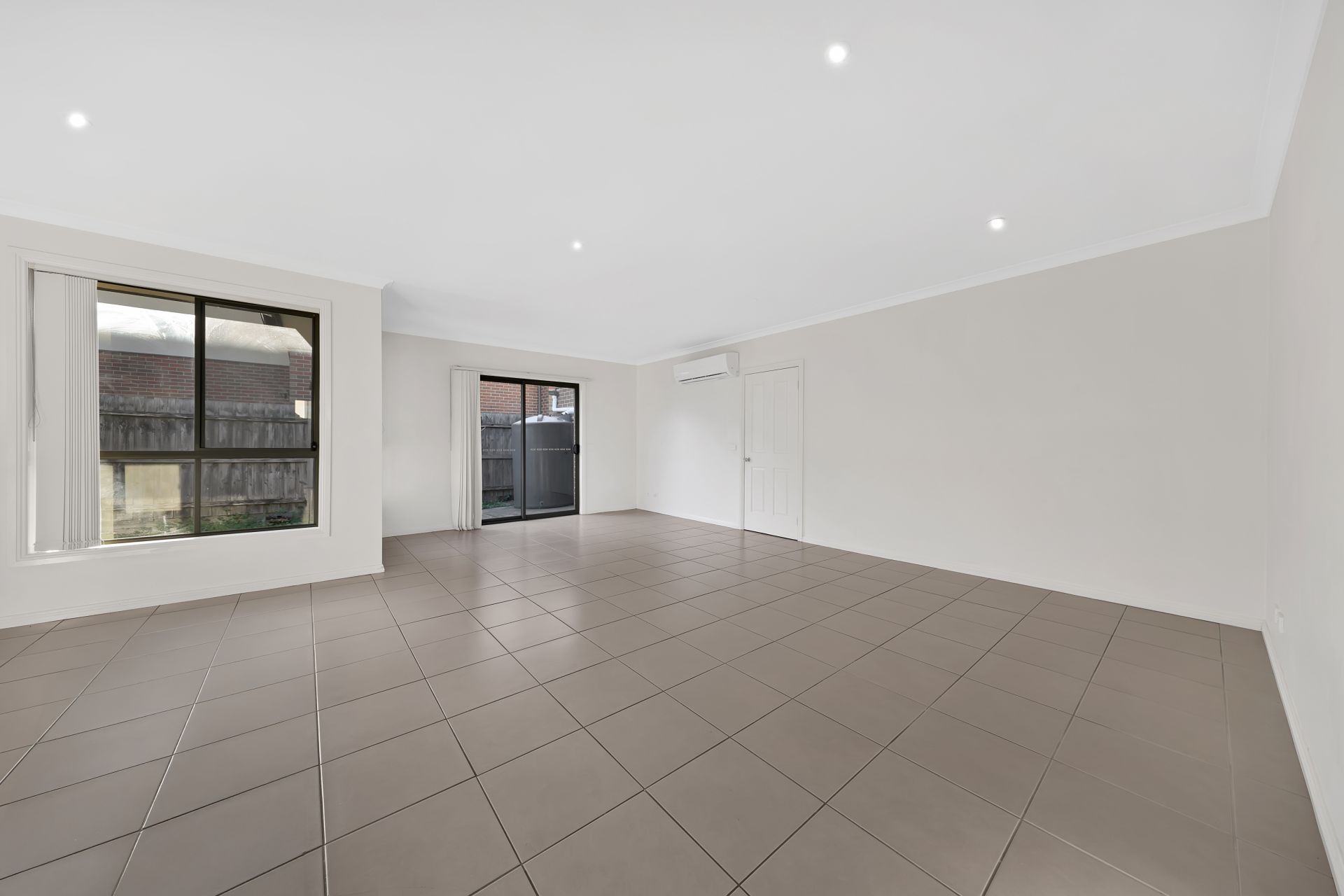 WALKING DISTANCE TO EPPING TRAIN STATION & PACIFIC EPPING!