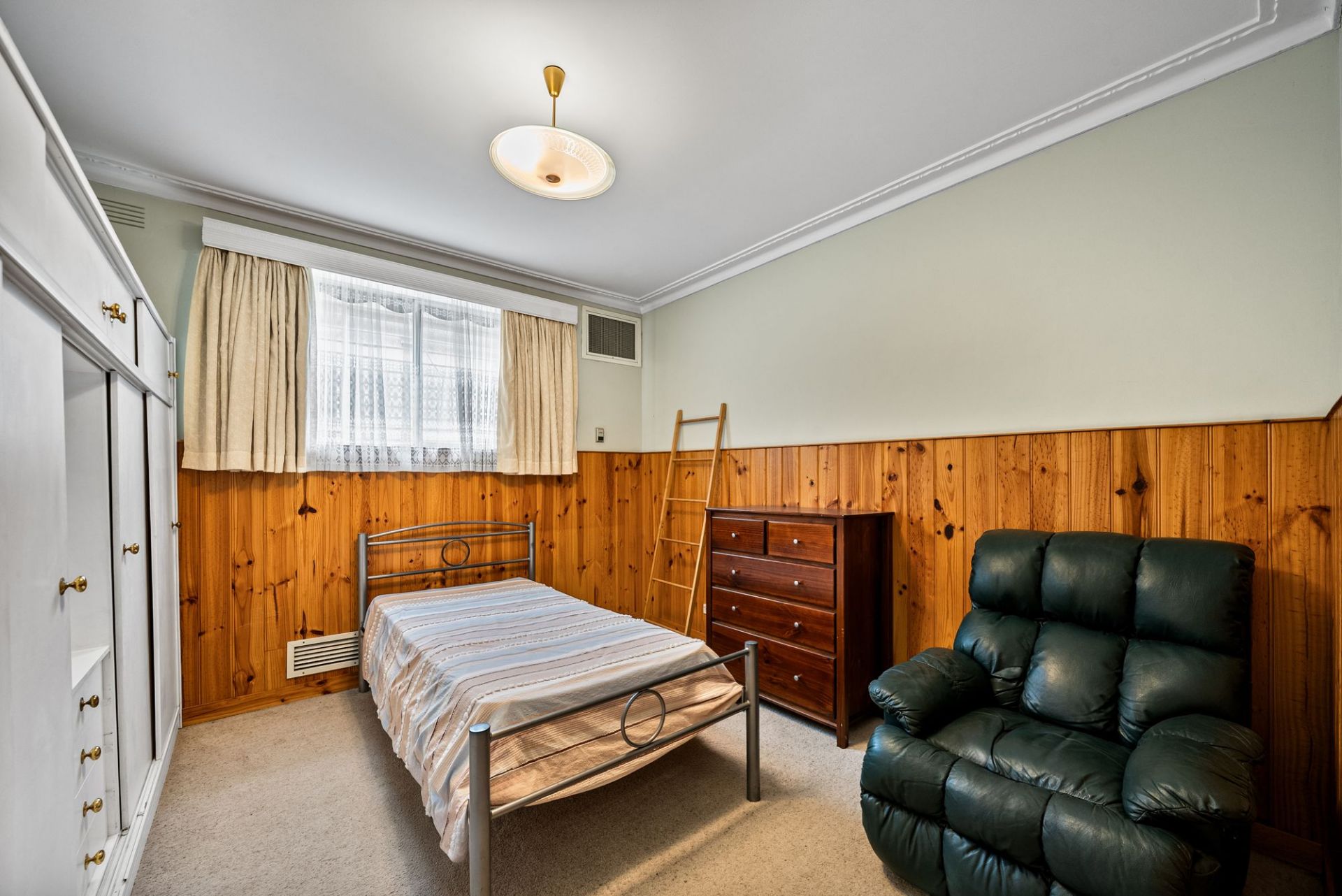 2 HOMES IN ONE ( 2 INCOMES $$$$ )
or SELF-CONTAINED IN-LAW ACCOMMODATION 
or A 5 BEDROOM HOME WITH ROOM FOR ALL