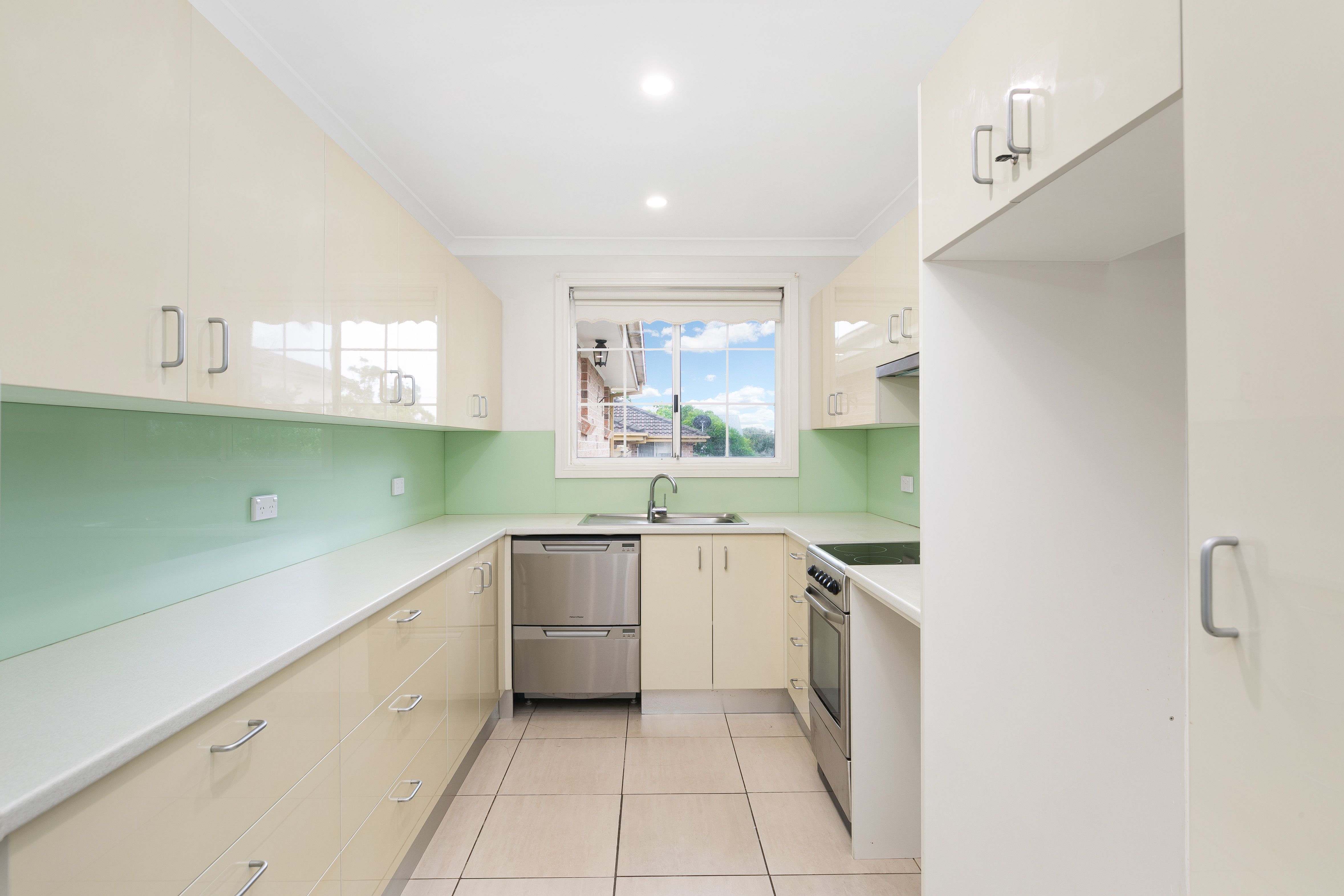 2/58 Flinders Road WOOLOOWARE 2230