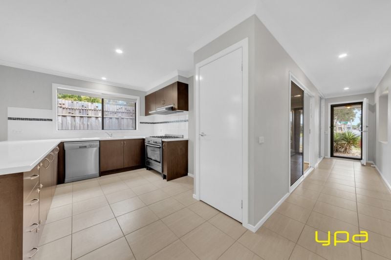 18 Nobel Drive Cranbourne West VIC, Cranbourne West - Thumbnail 2