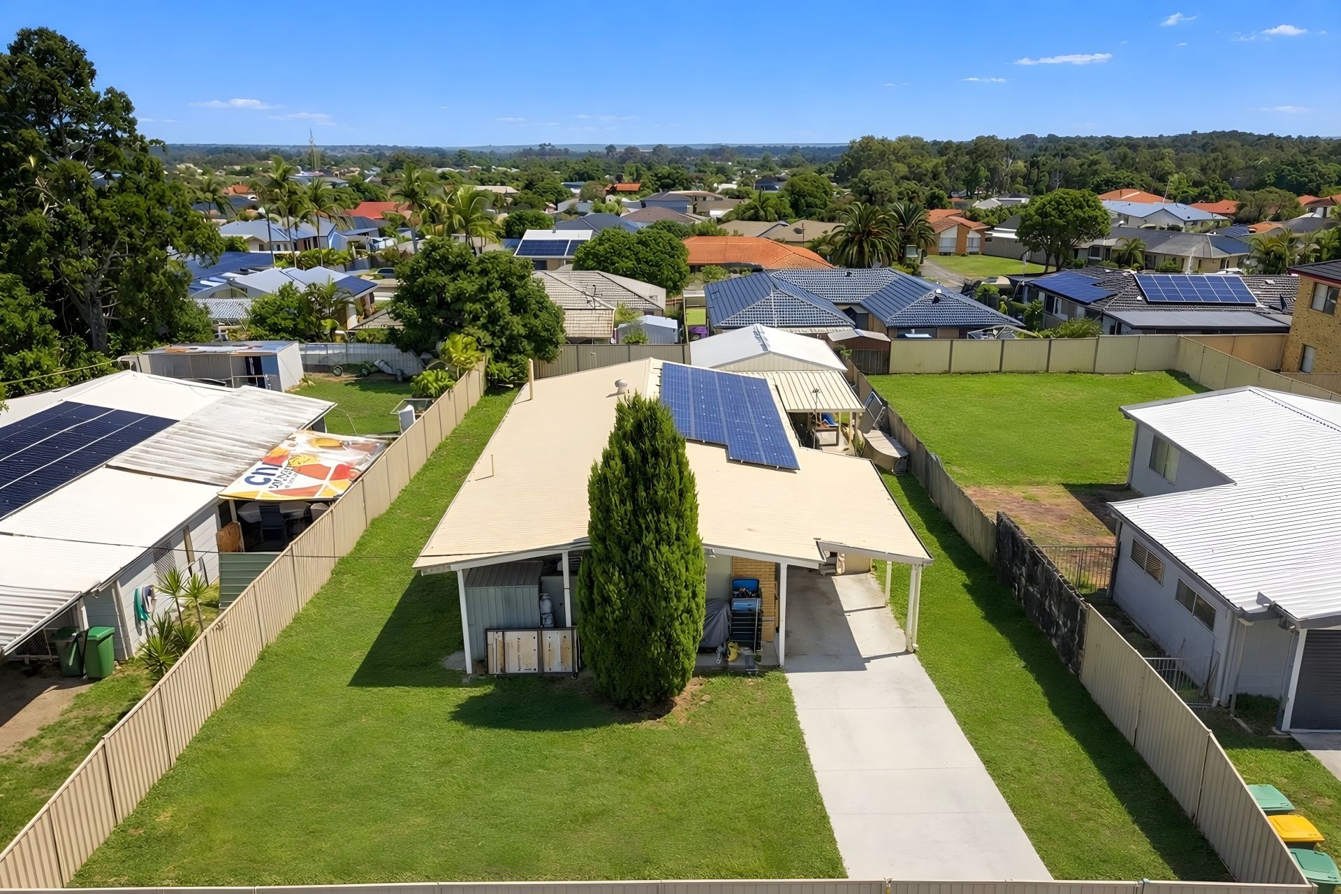 208 Oxley Drive, Coombabah - Thumbnail 2