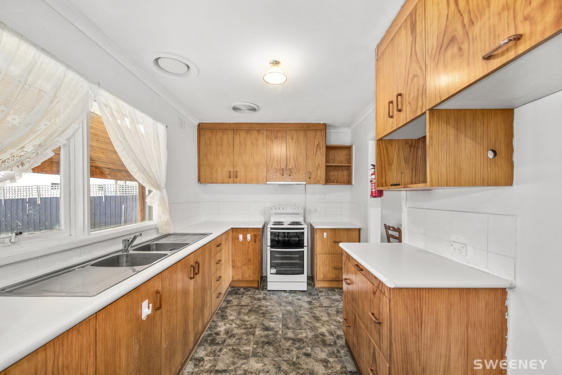 11 Brook Drive, Altona - Thumbnail 5