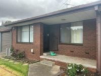 2/20 Manly Street, Werribee VIC