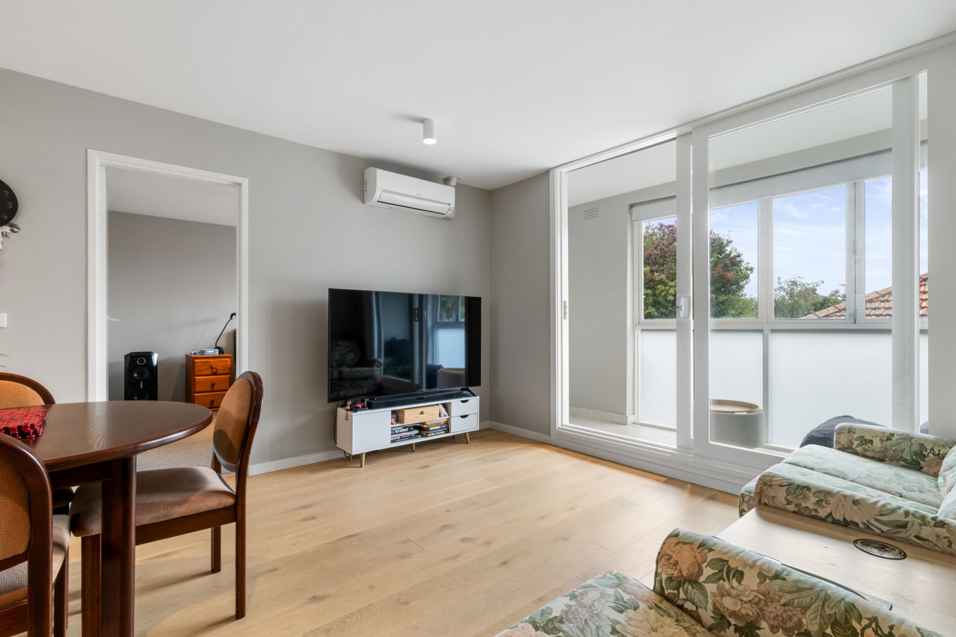 Vogue Style Living In A Well-Connected Location