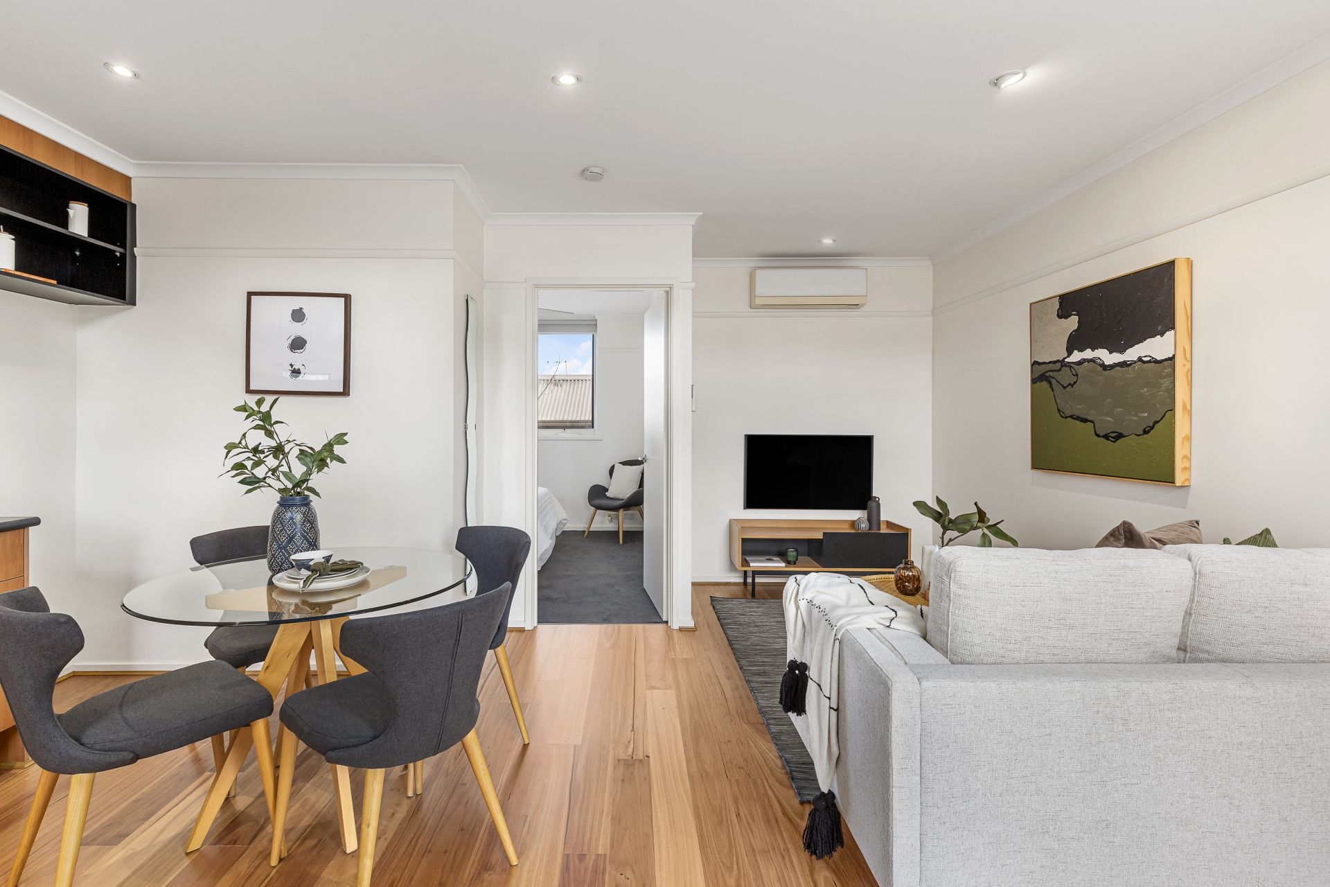 Parkside Entry To Inner North Living