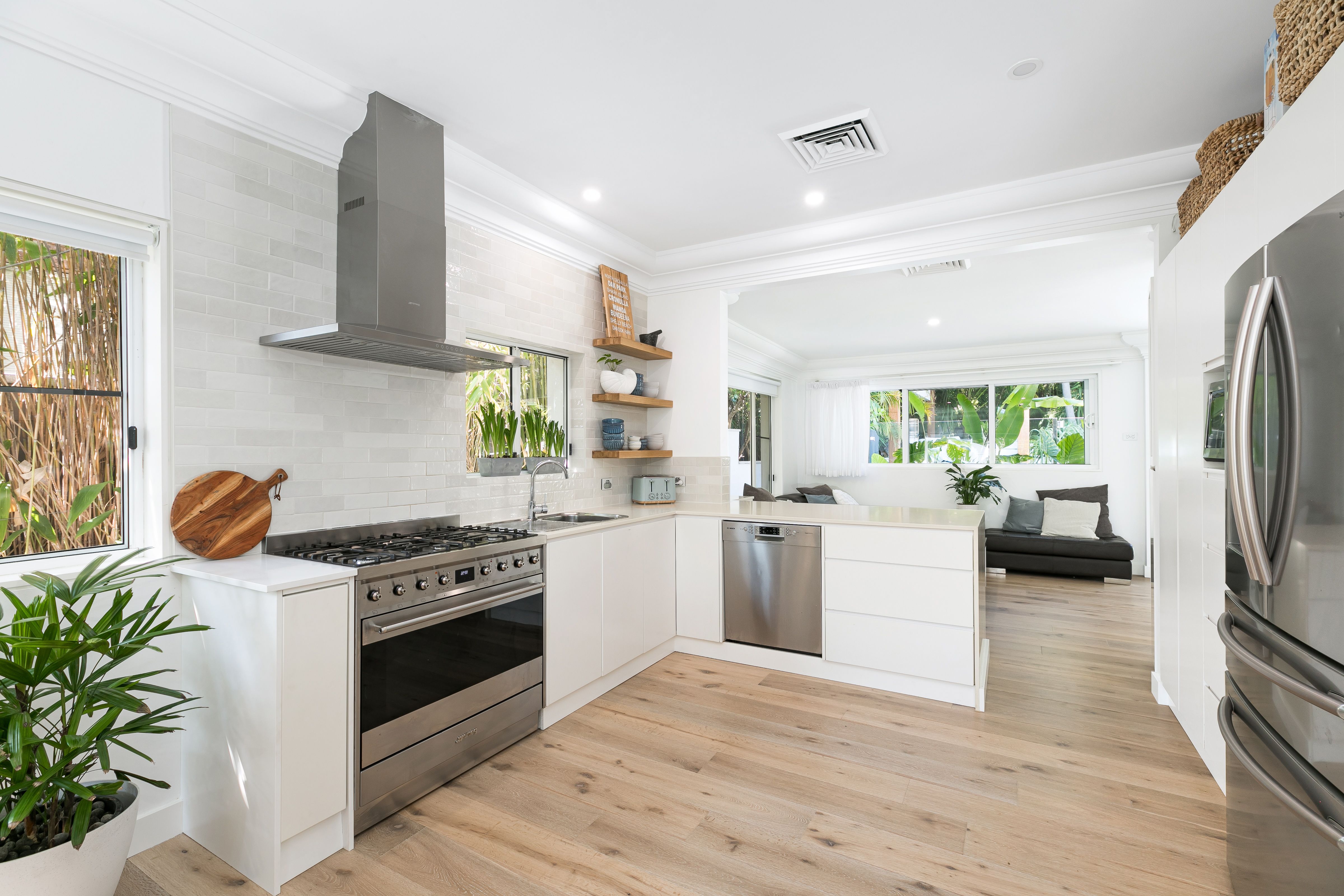 6 Dean Street CARINGBAH SOUTH 2229