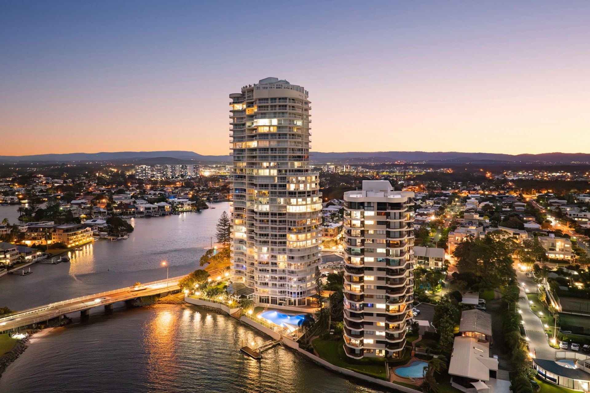 21D/5 Bayview Street, Runaway Bay - Thumbnail 5