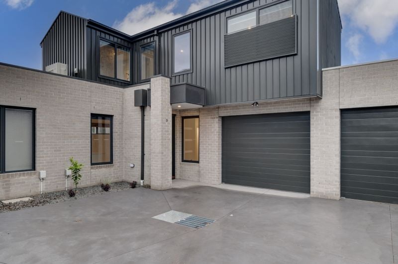 3/22-24 Darebin Boulevard, Reservoir