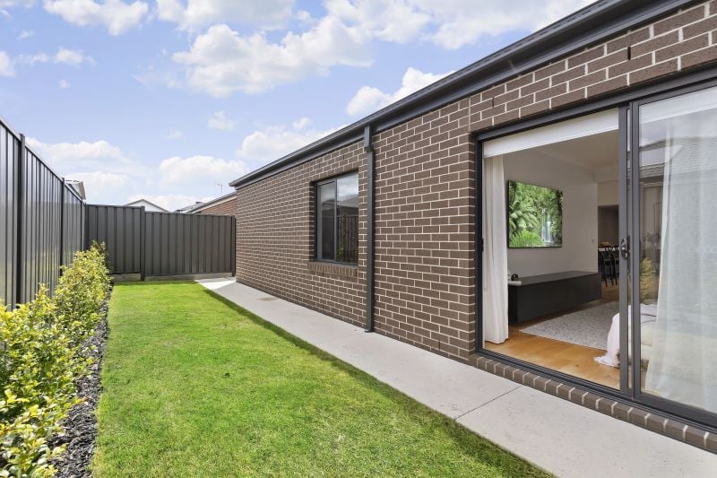 16 Shale Way, Wollert