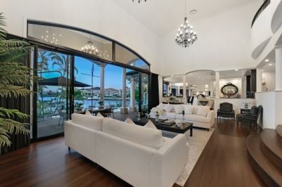 Landmark Estate – A Statement of Lavish Waterfront Luxury