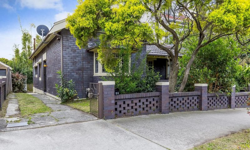 HOLDING DEPOSIT RECEIVED - Viewings cancelled