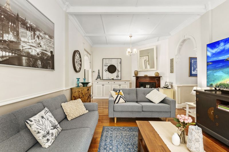 6 Gladstone Street, Reservoir