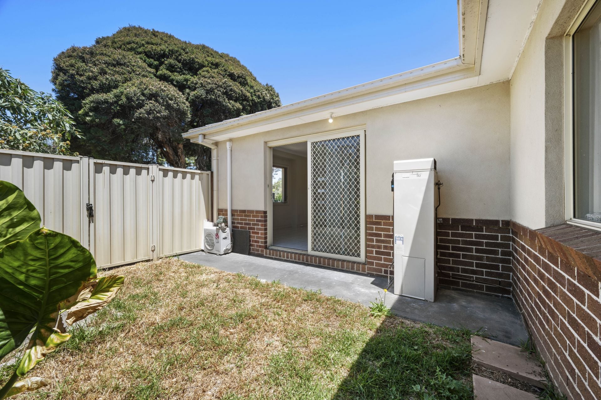 Stylish Unit In Quiet Reservoir Pocket