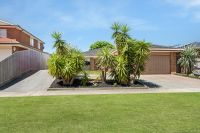 28 Earnshaw Drive, Carrum Downs VIC