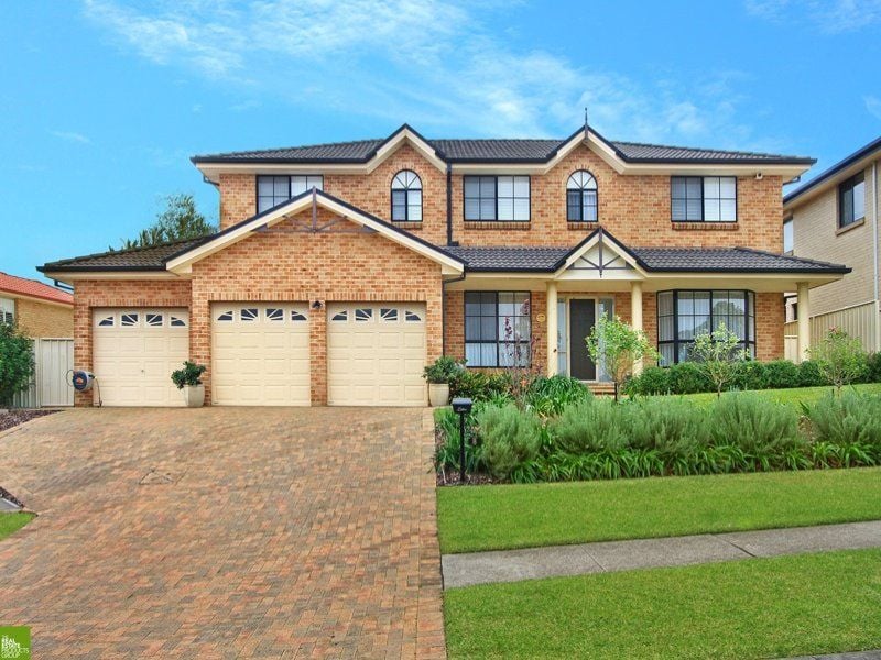 8 Glengarry Way, Horsley - Image 1