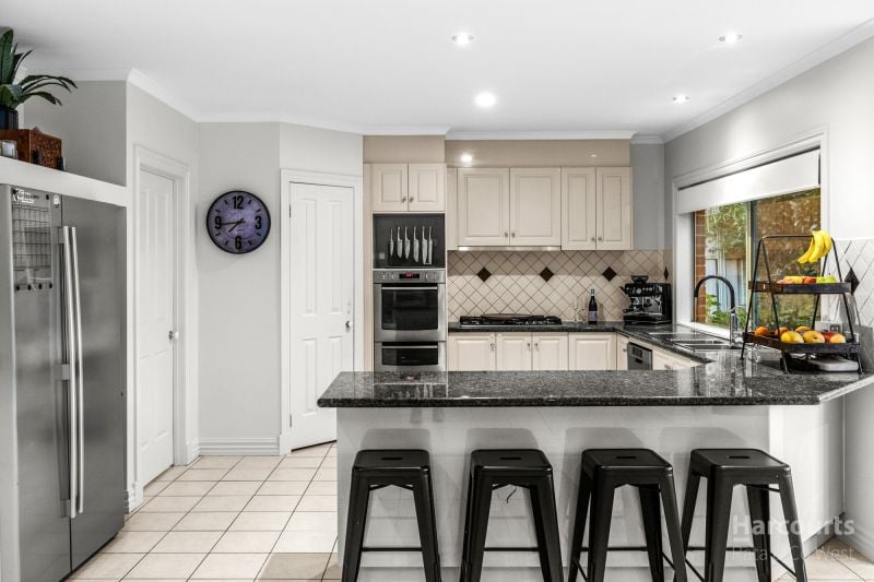 37 St Georges Avenue, Caroline Springs