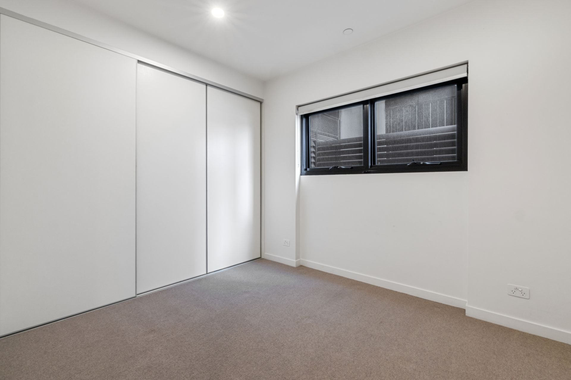 Stylish Two-Bedroom Apartment on the Thornbury Fringe