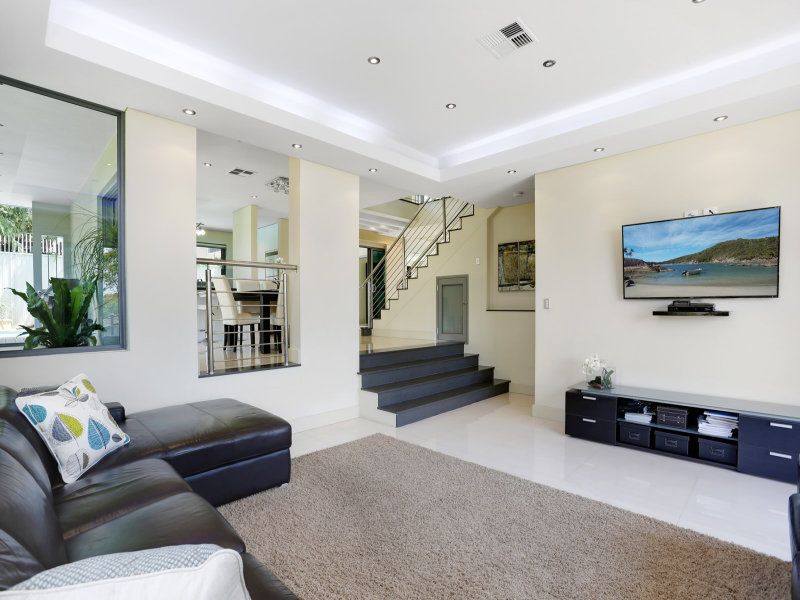 2a Daphne Street, CARINGBAH SOUTH, Caringbah South - Thumbnail 2