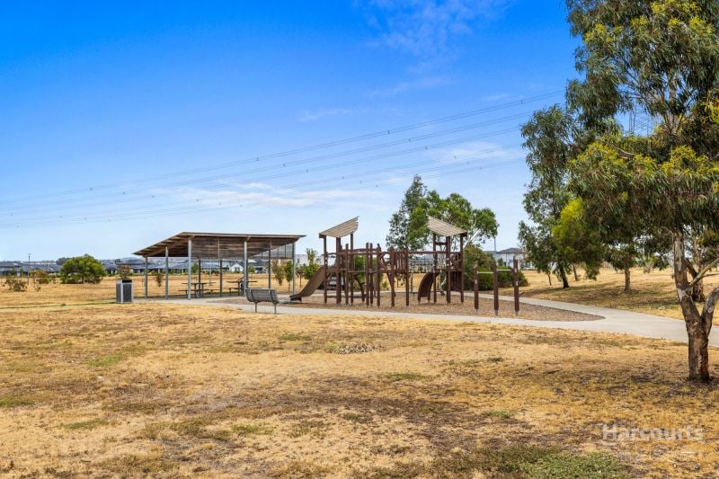 48 Royale Drive, Fraser Rise