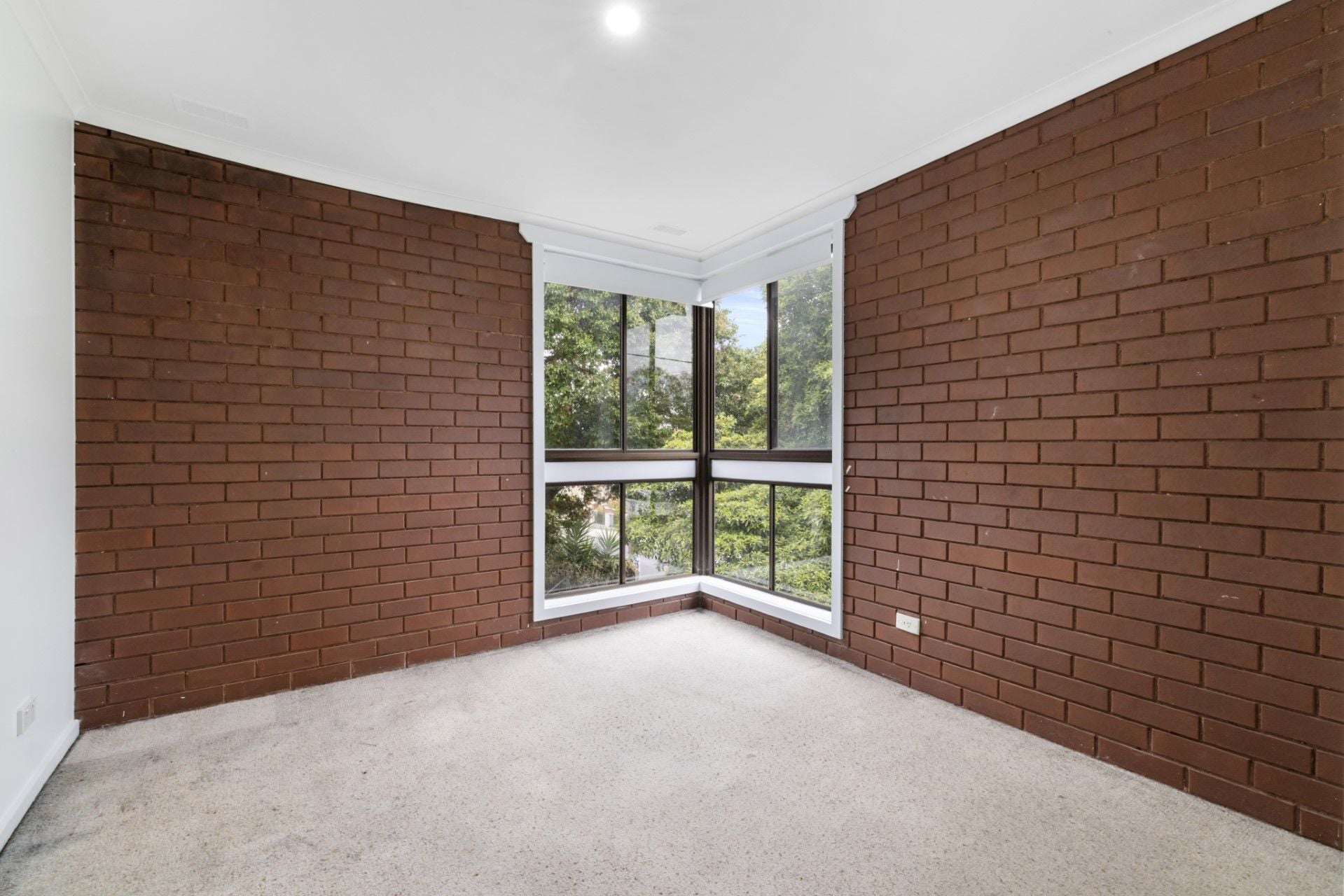 Large Three Bedroom townhouse