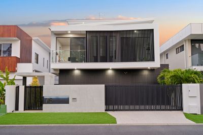 Master-Crafted Waterfront Sophistication, Superior in Build, Style and Design