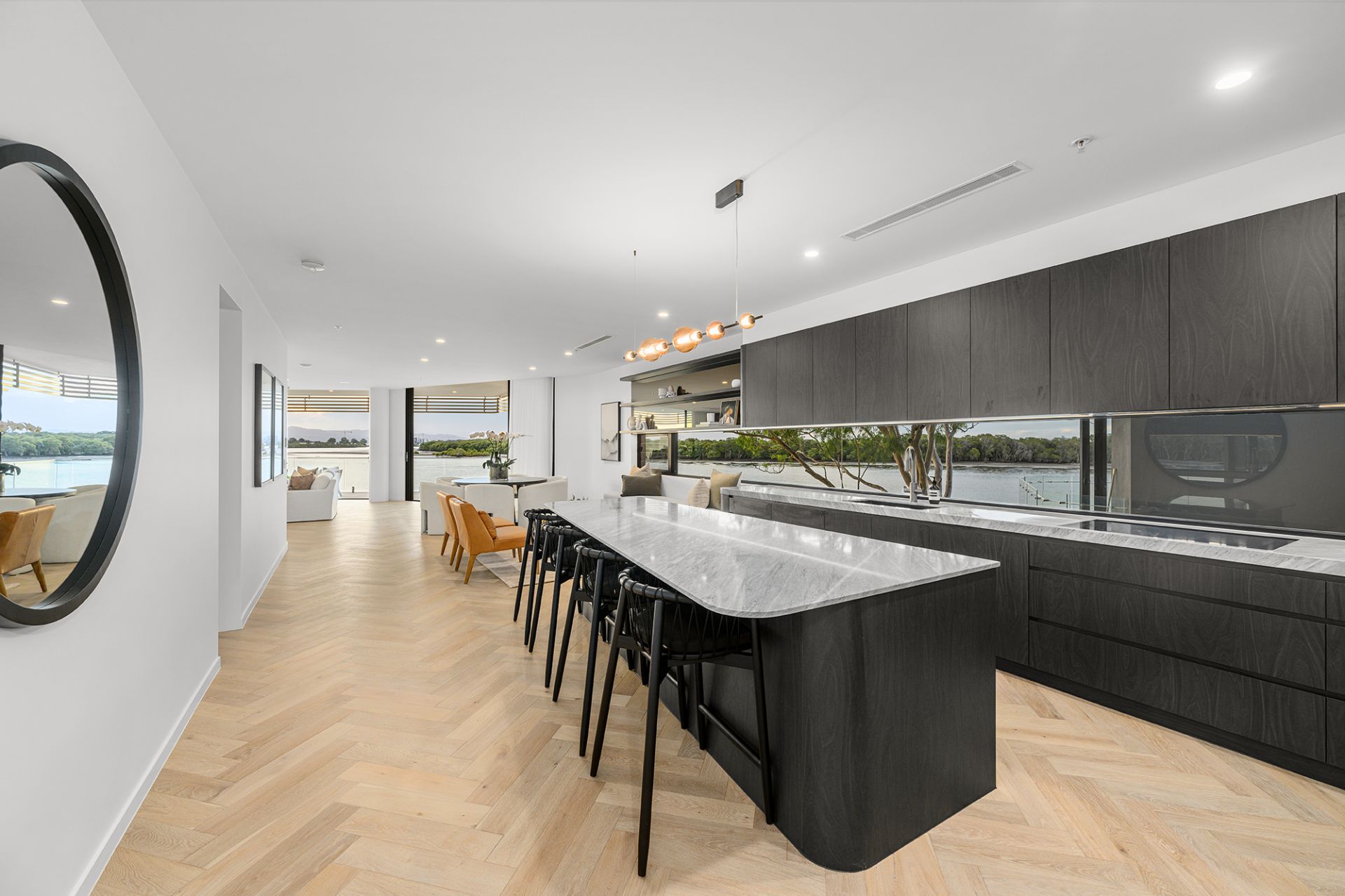 2/4 Paradise Parade, Paradise Point QLD 4216, Paradise Point - Thumbnail 2