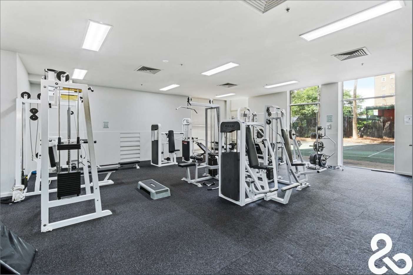 Spacious apartment - FURNISHED OR UNFURNISHED
