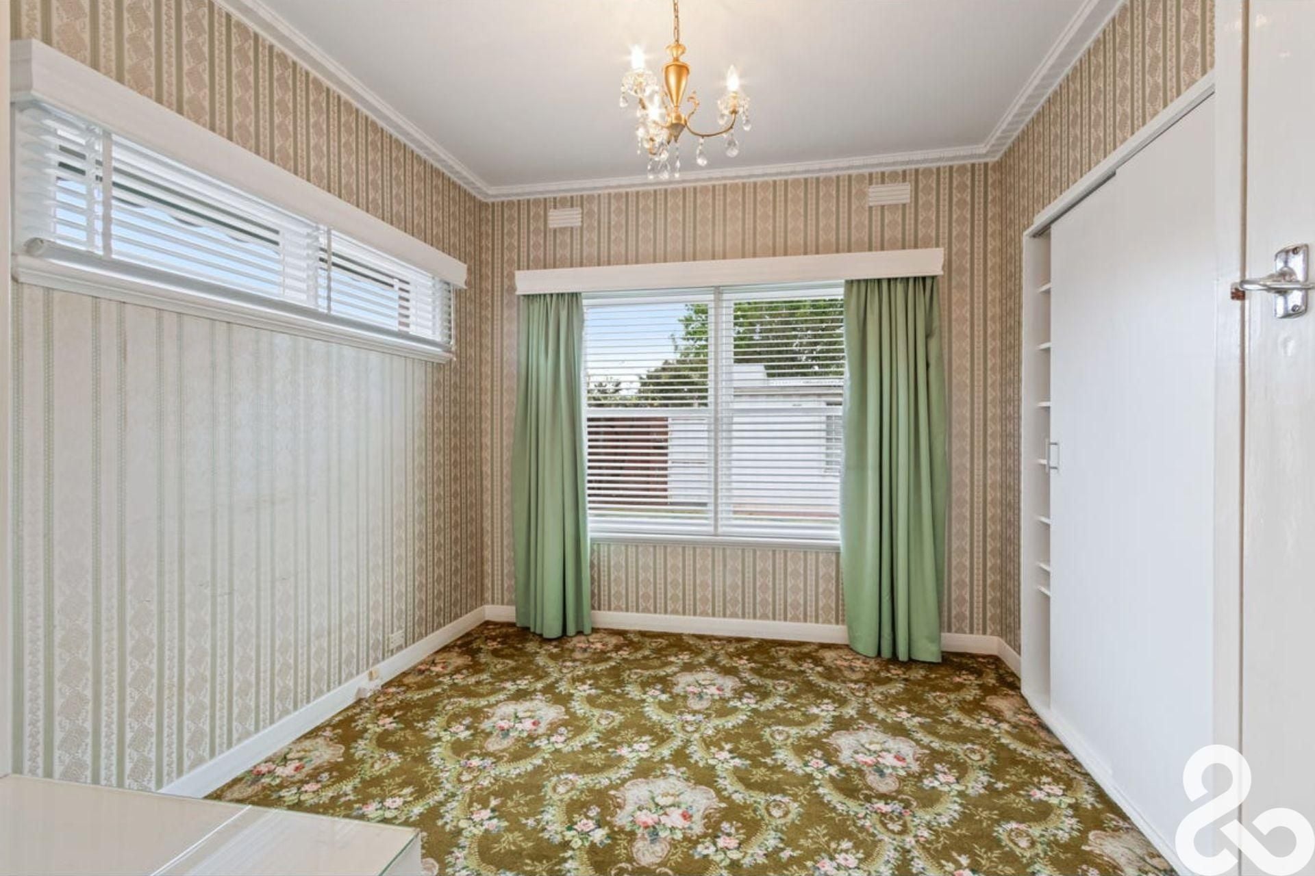 Original Gem with Separate Studio or Office space!
