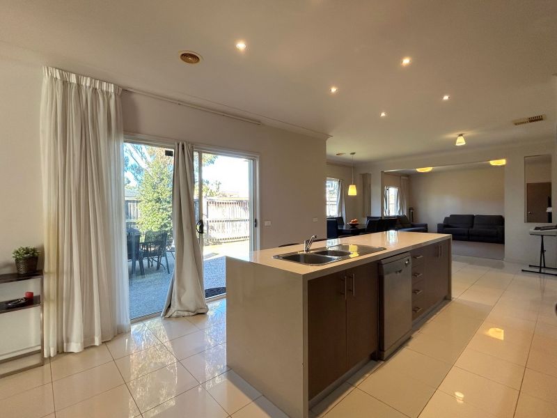 12 Shine Walk, Epping